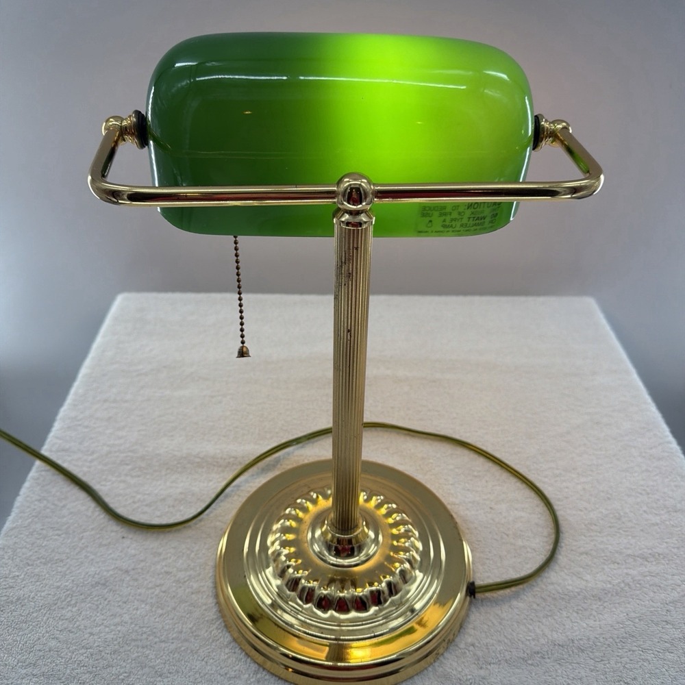 Vintage Brass Banker/Student Desk Lamp - Green Glass Shade - Pull Chain - Picture 6 of 7
